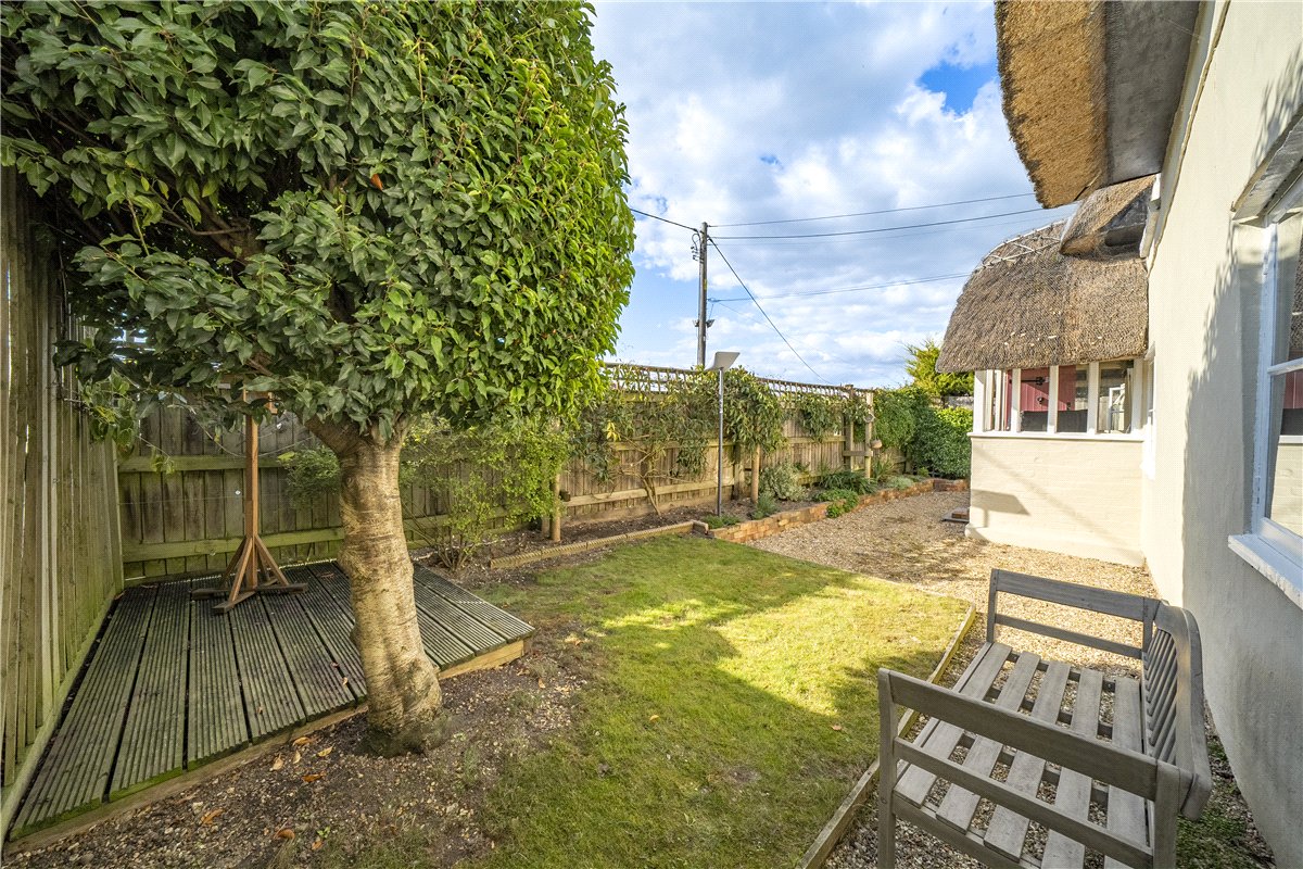 2 bedroom cottage, Kilmeston, Alresford SO24 - Available