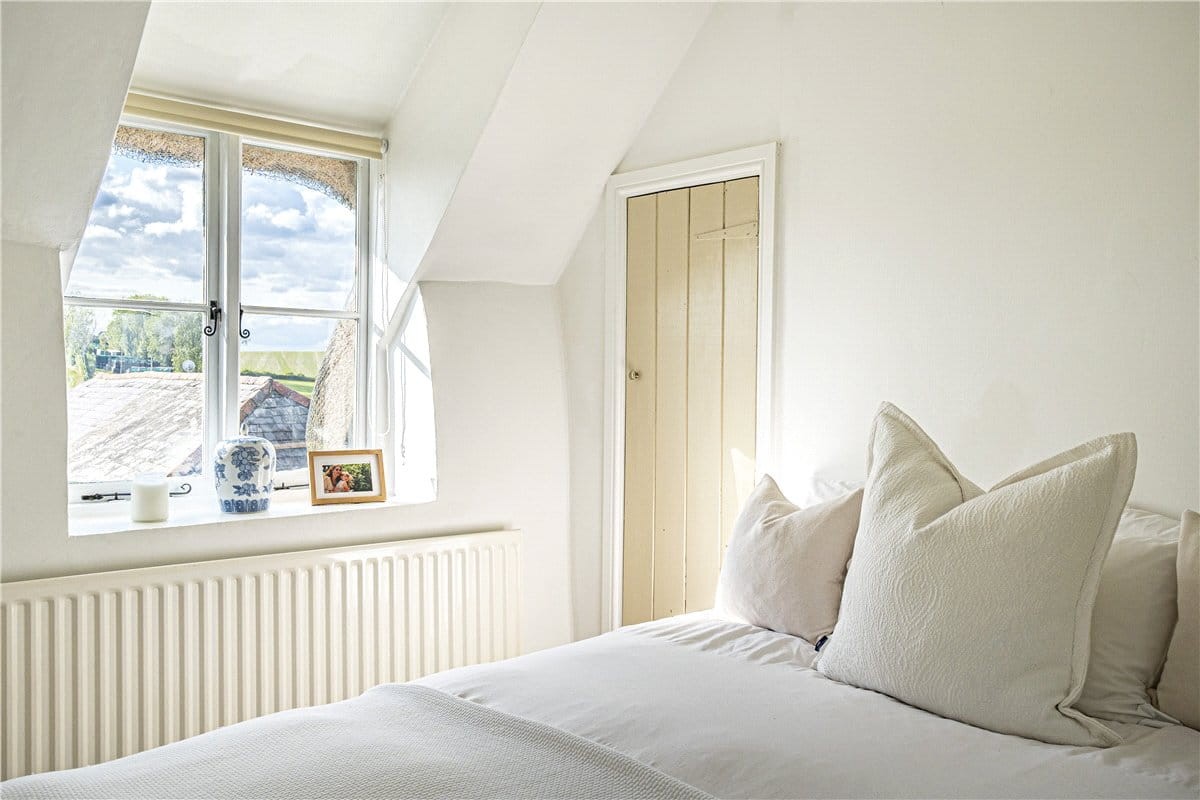 2 bedroom cottage, Kilmeston, Alresford SO24 - Available