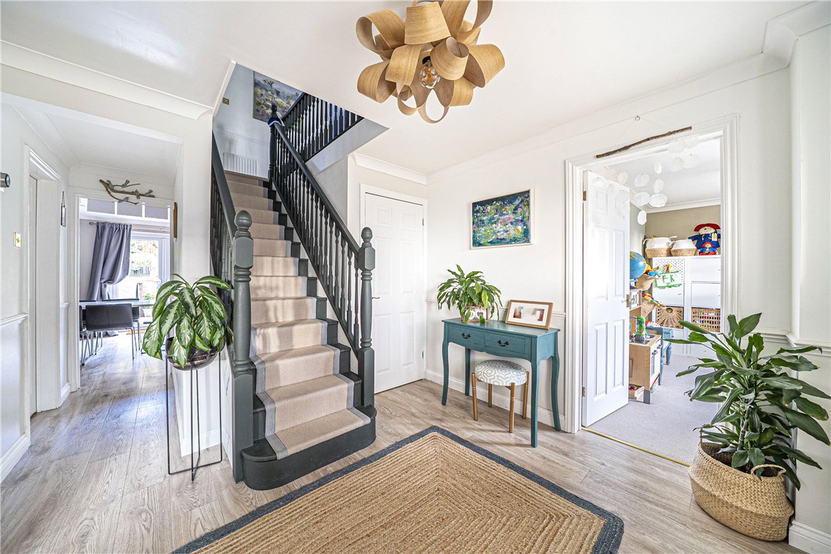 4 bedroom house, Lapwing Rise, Whitchurch RG28 - Available