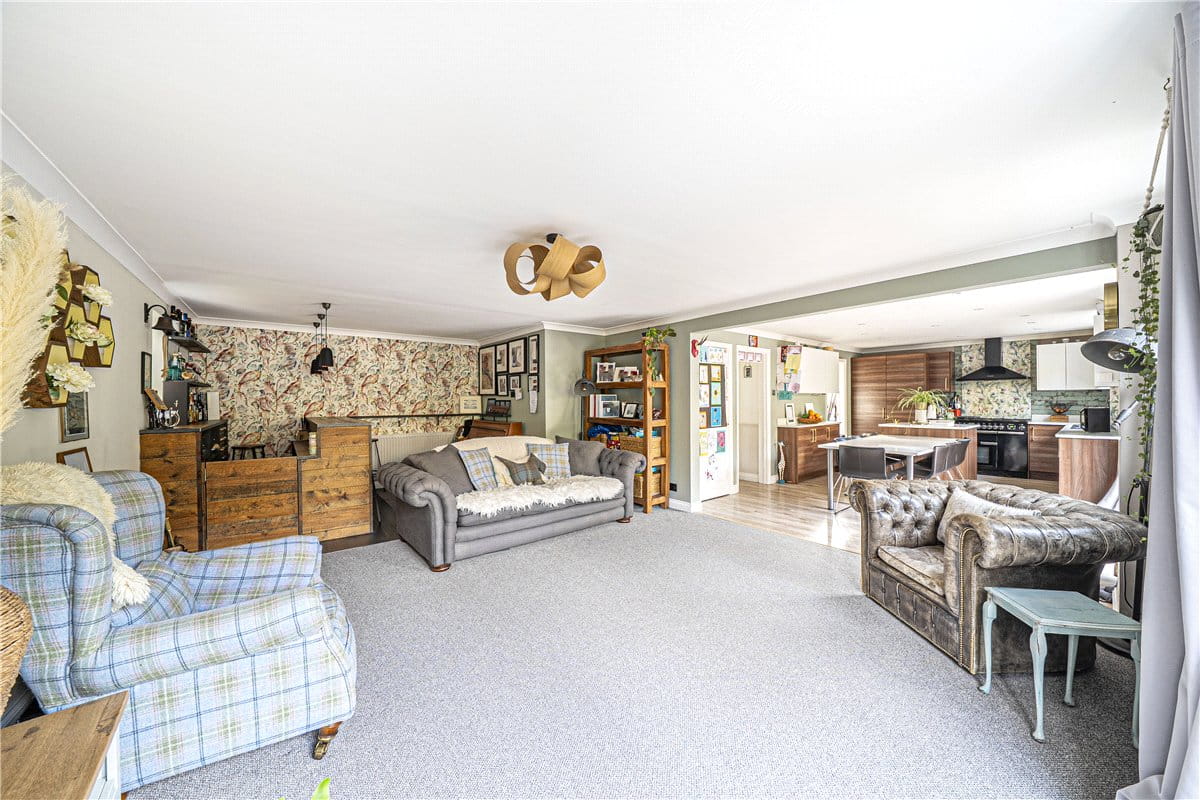 4 bedroom house, Lapwing Rise, Whitchurch RG28 - Available