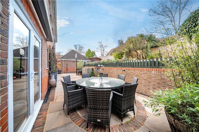 4 bedroom house, Lapwing Rise, Whitchurch RG28 - Available