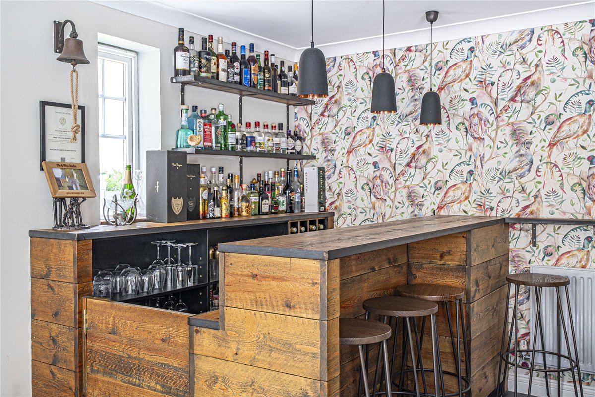 4 bedroom house, Lapwing Rise, Whitchurch RG28 - Available