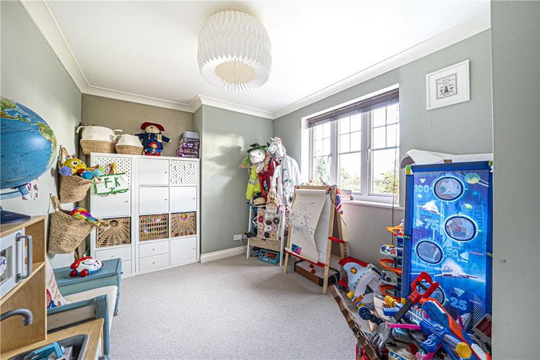 4 bedroom house, Lapwing Rise, Whitchurch RG28 - Available