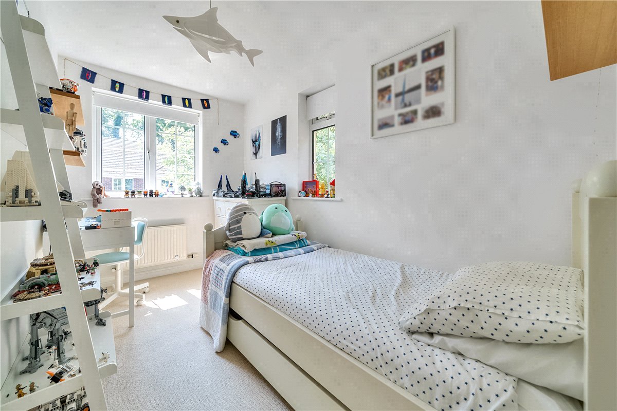 3 bedroom , Burgage Field, Whitchurch RG28 - Available