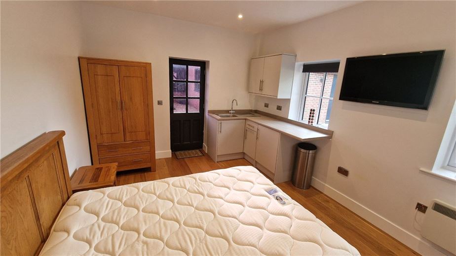 4 bedroom house, Stockbridge Road, Lopcombe SP5 - Available