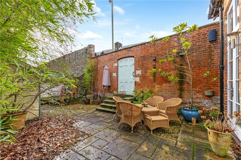 3 bedroom house, St. Cross Road, Winchester SO23 - Available