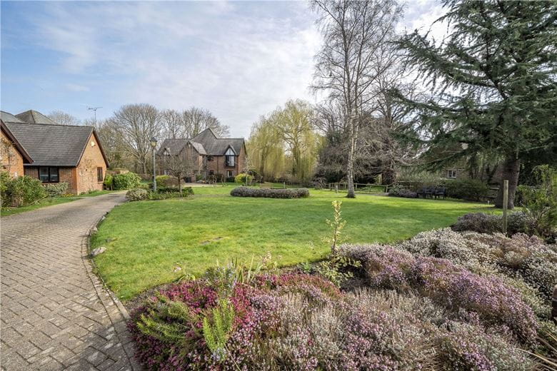 2 bedroom bungalow, Old Parsonage Court, Otterbourne SO21 - Available