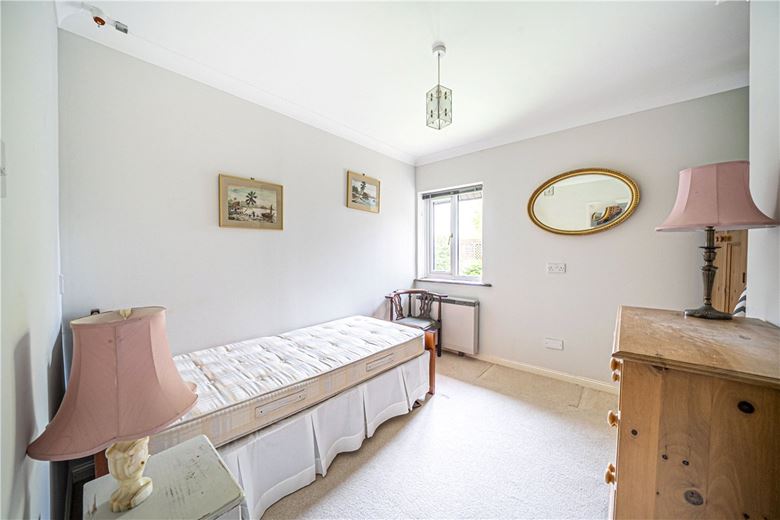 2 bedroom bungalow, Old Parsonage Court, Otterbourne SO21 - Available