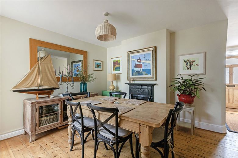 2 bedroom house, The Dean, Alresford SO24 - Available