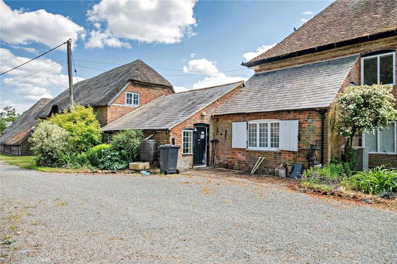100 acres House, Leckhampstead, Newbury RG20 - Available