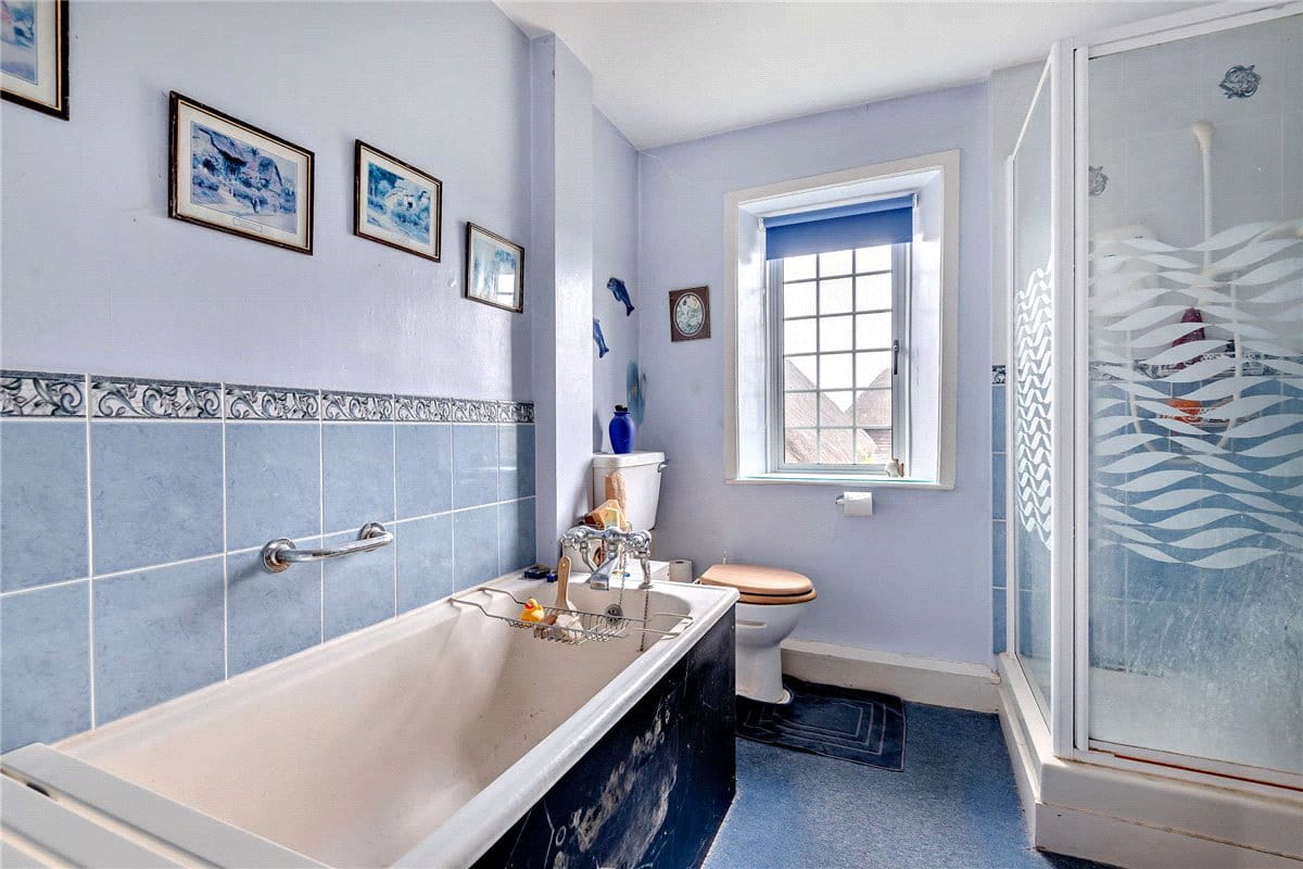 100 acres House, Leckhampstead, Newbury RG20 - Sold STC