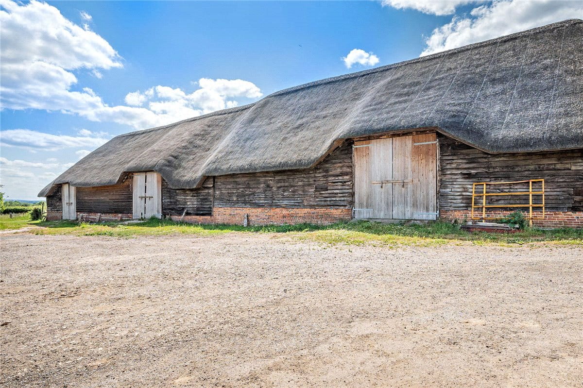 100 acres House, Leckhampstead, Newbury RG20 - Sold STC