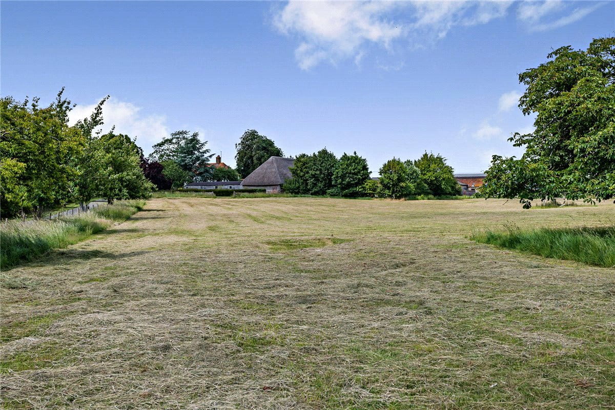 100 acres House, Leckhampstead, Newbury RG20 - Sold STC