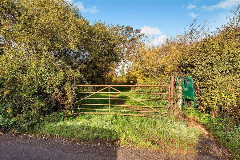 4.2 acres Land, Newbury, Berkshire RG14 - Available