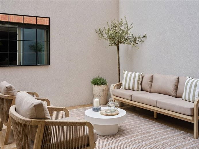 5 bedroom house, London Square Wandsworth Common, Springfield Drive SW17 - Available