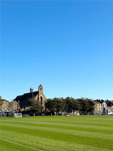 2 bedroom flat, London Square Wandsworth Common, Springfield Drive SW17 - Available