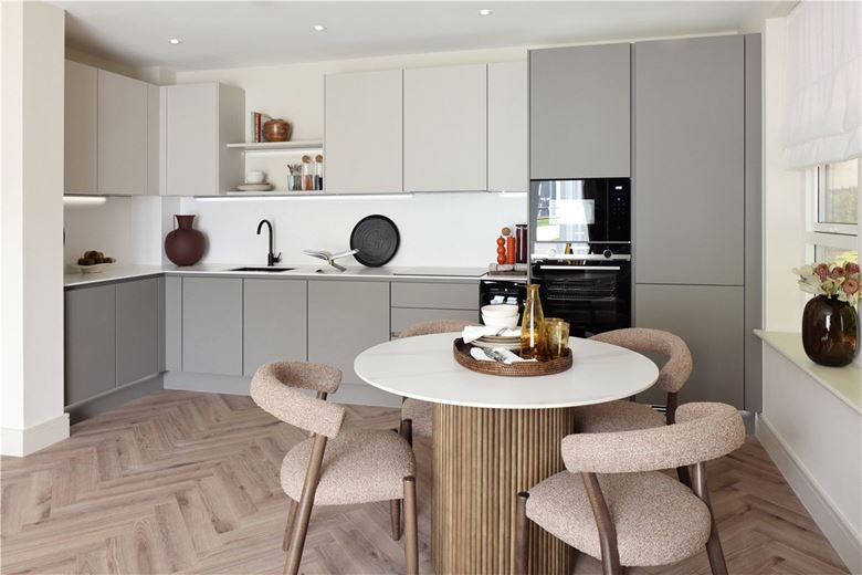 2 bedroom flat, London Square Wandsworth Common, Springfield Drive SW17 - Available