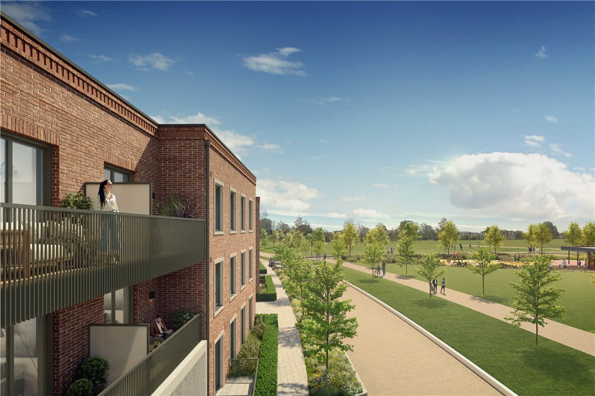 3 bedroom flat, London Square Wandsworth Common, Springfield Drive SW17 - Available