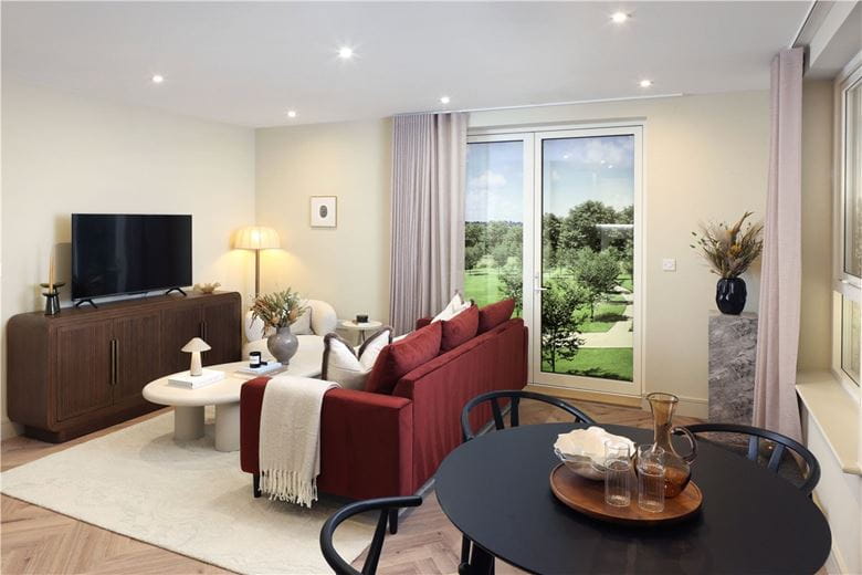 3 bedroom flat, London Square Wandsworth Common, Springfield Drive SW17 - Available