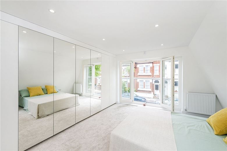 1 bedroom house, Pentland Street, London SW18 - Sold