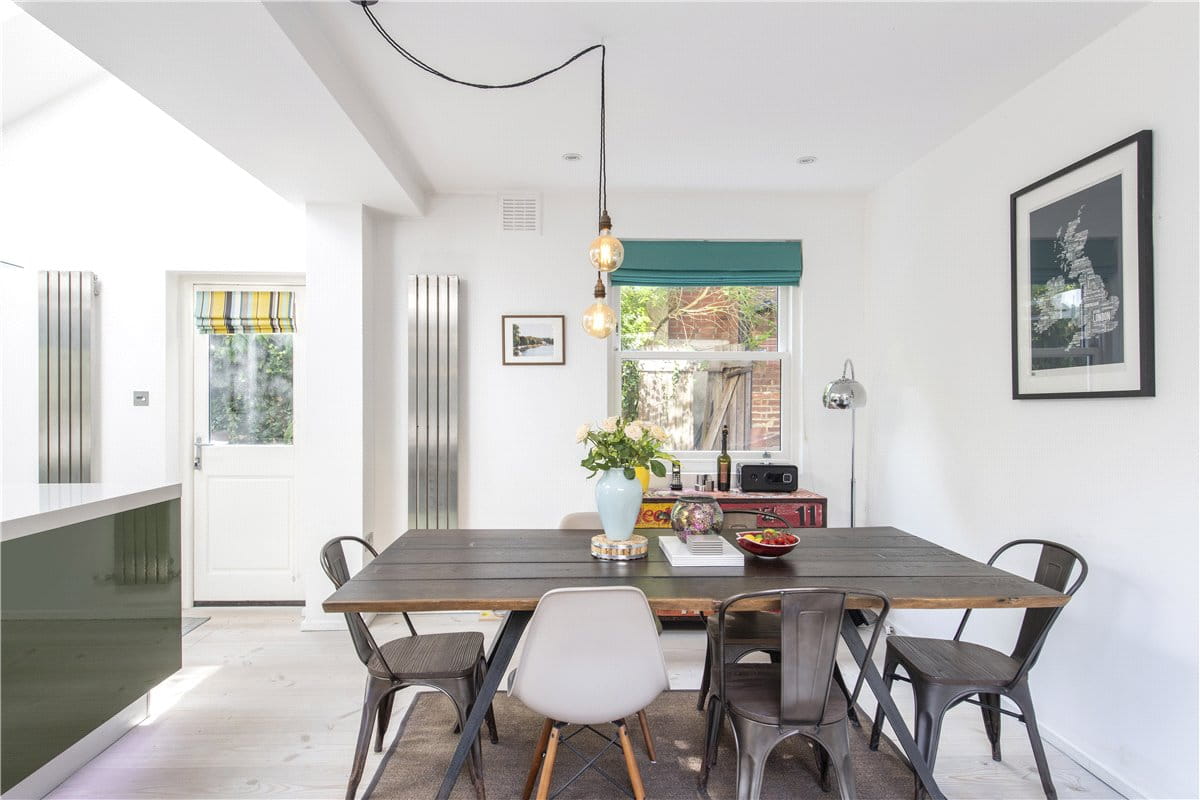 2 bedroom flat, Earlsfield Road, London SW18 - Sold STC