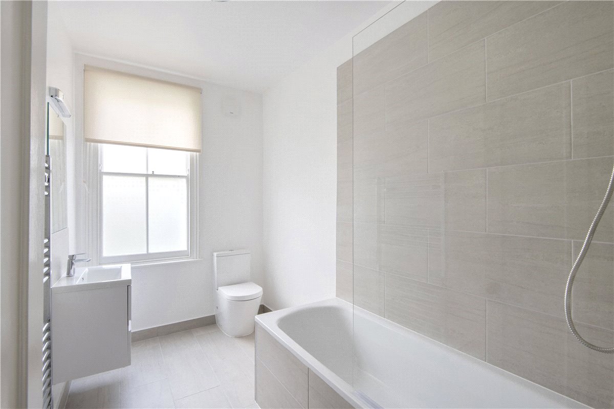 2 bedroom maisonette, Beira Street, Balham/Clapham South SW12 - Sold