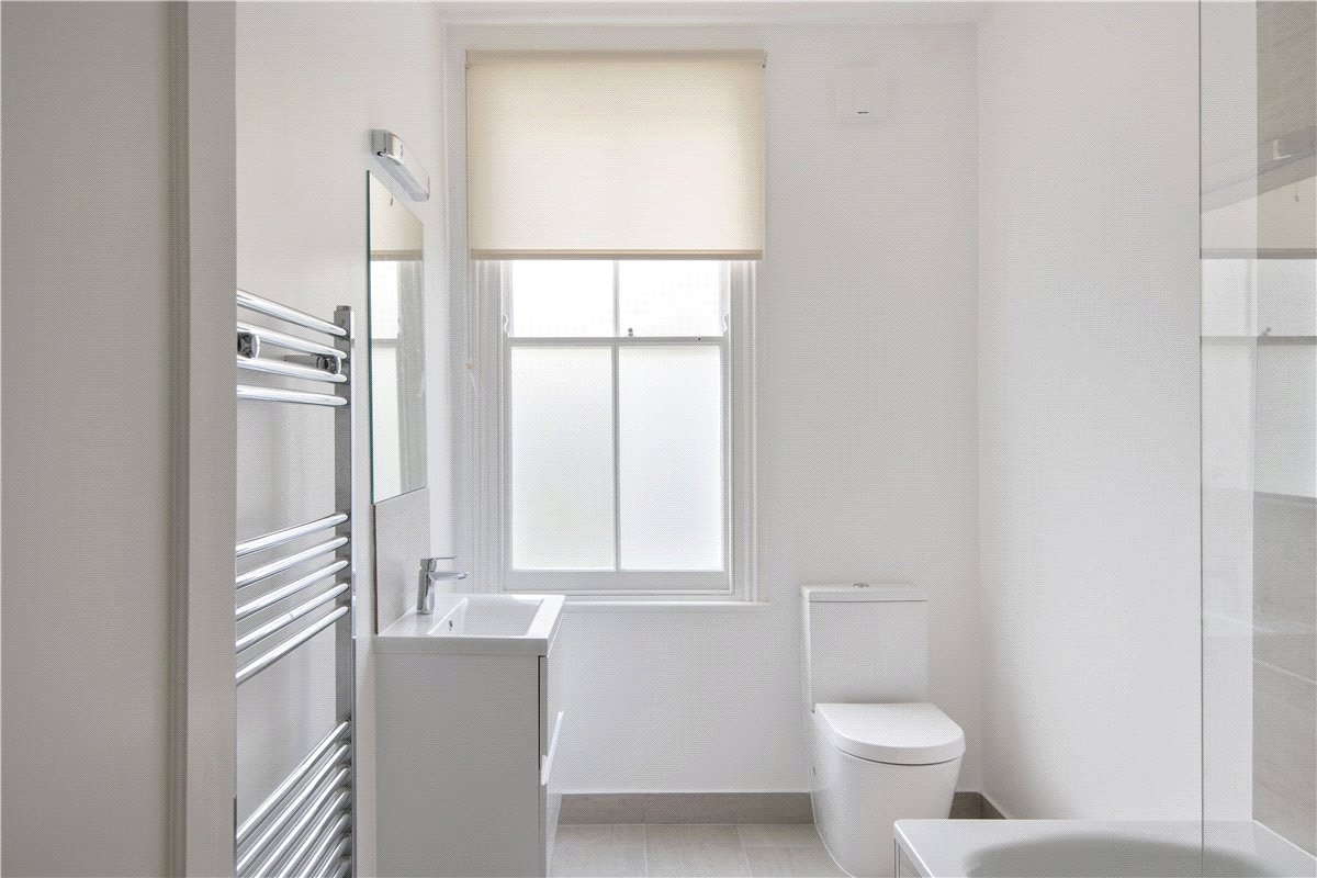 2 bedroom maisonette, Beira Street, Balham/Clapham South SW12 - Sold