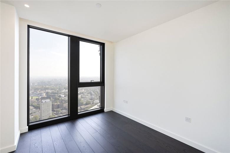 2 bedroom flat, DAMAC Tower, Nine Elms SW8 - Available