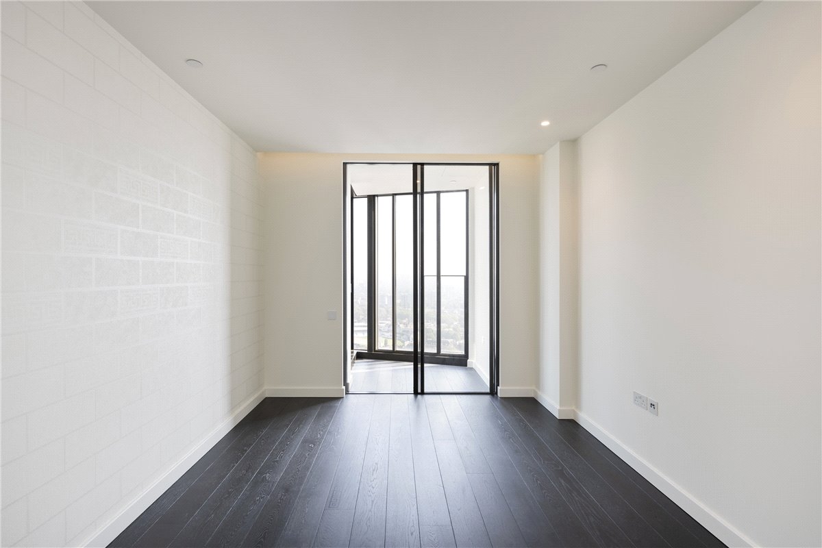 2 bedroom flat, DAMAC Tower, Nine Elms SW8 - Available