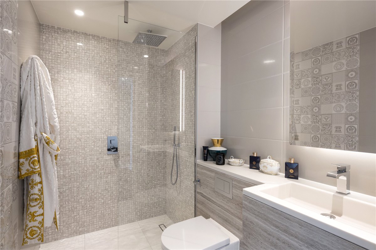 3 bedroom flat, DAMAC Tower, Nine Elms SW8 - Available