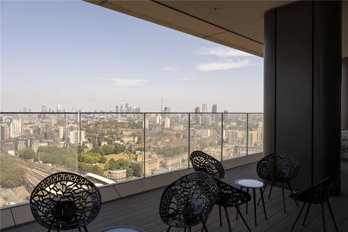 3 bedroom flat, DAMAC Tower, Nine Elms SW8 - Available