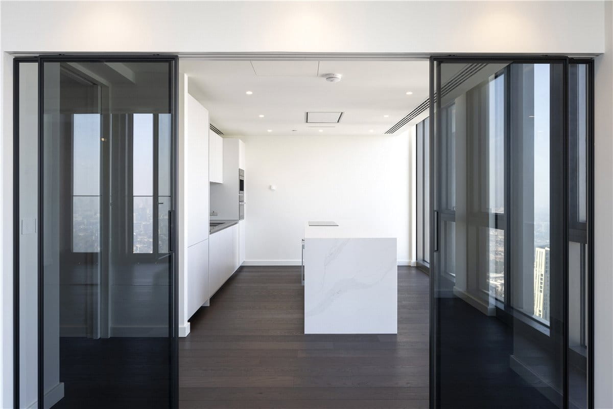 5 bedroom flat, DAMAC Tower, Nine Elms SW8 - Available