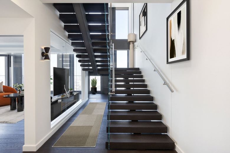 5 bedroom flat, DAMAC Tower, Nine Elms SW8 - Available