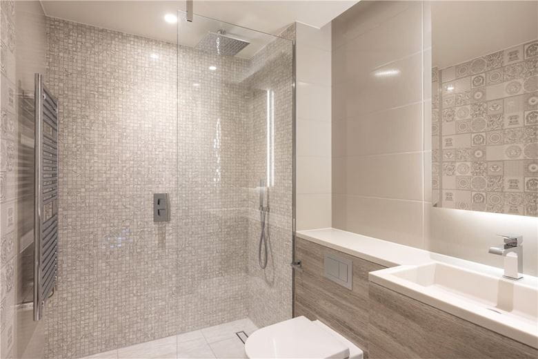 2 bedroom flat, DAMAC Tower, Nine Elms SW8 - Available