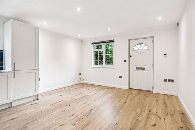 1 bedroom flat, College Gardens, London SW17 - Sold