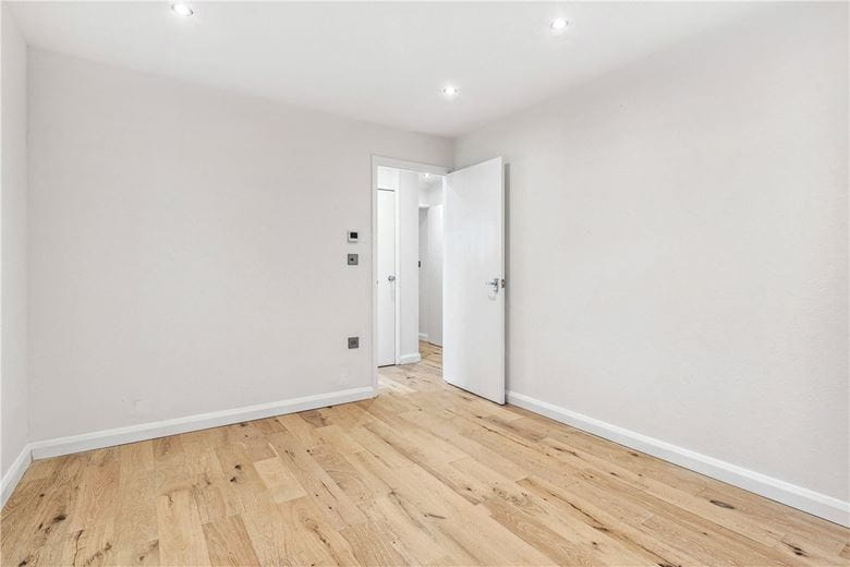 1 bedroom flat, College Gardens, London SW17 - Sold