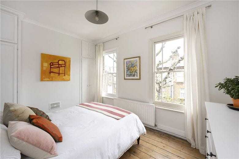 2 bedroom house, Sabine Road, Battersea SW11 - Available