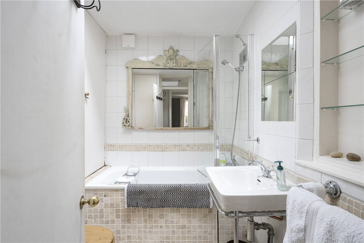 2 bedroom house, Sabine Road, Battersea SW11 - Sold STC