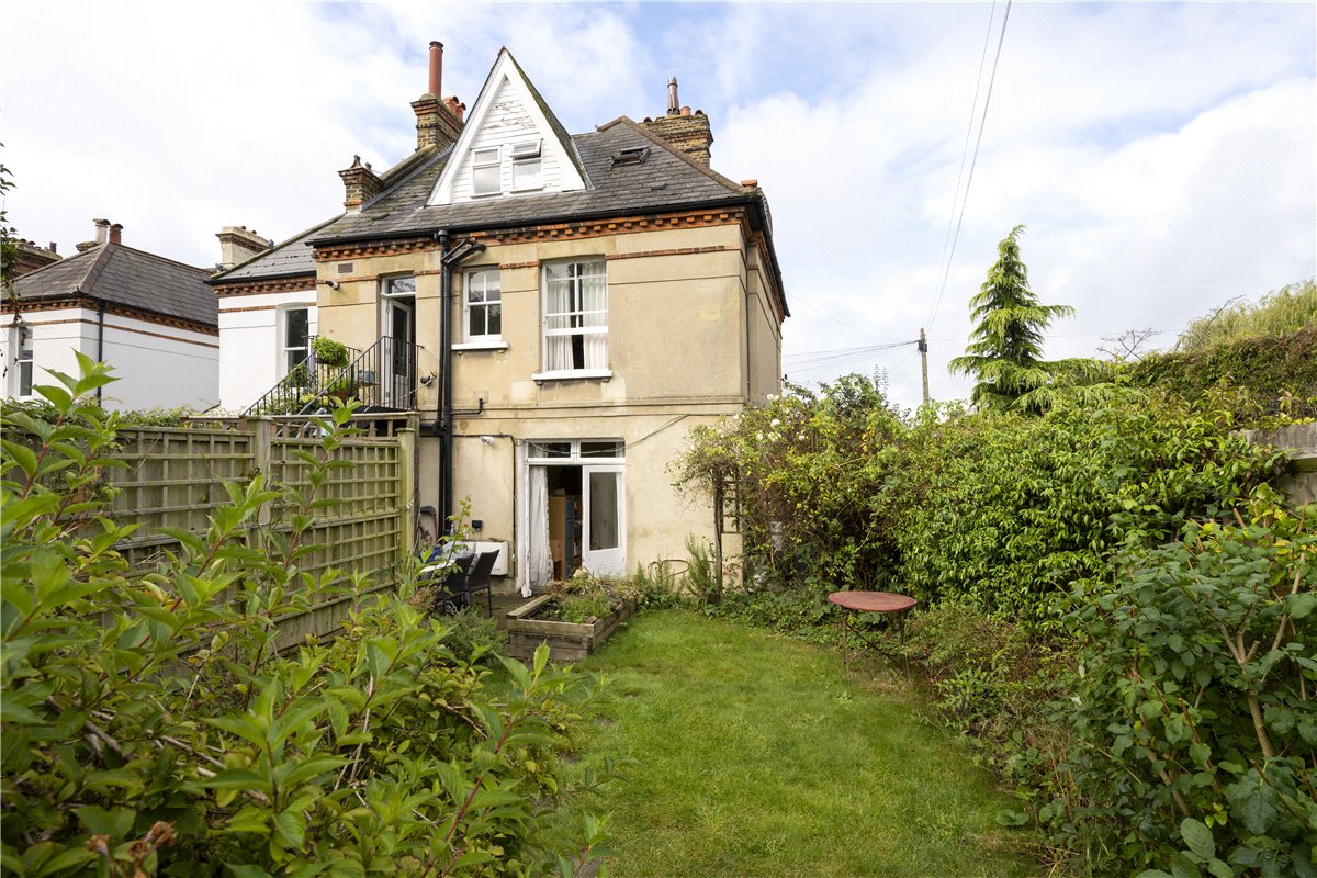 2 bedroom flat, Trinity Fields, Wandsworth Common SW17 - Sold STC