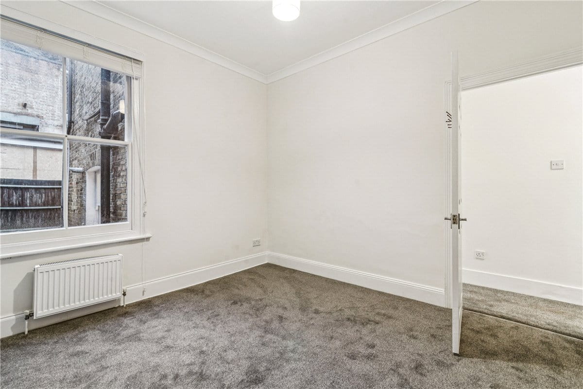 1 bedroom flat, Glenelg Road, London SW2 - Available