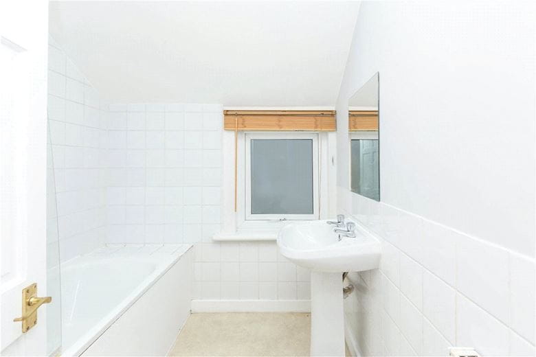 2 bedroom flat, Glenelg Road, London SW2 - Available