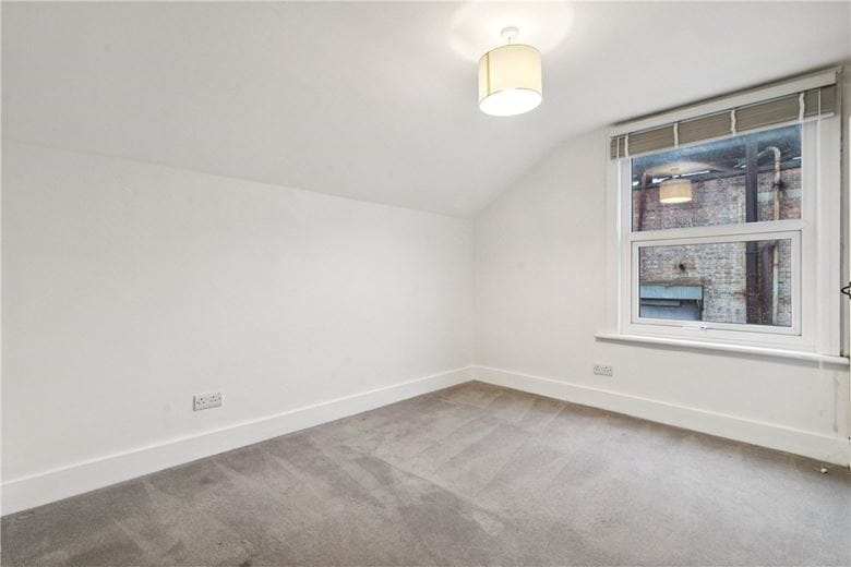 2 bedroom flat, Glenelg Road, London SW2 - Available