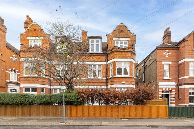 2 bedroom flat, Wexford Road, Balham SW12 - Available