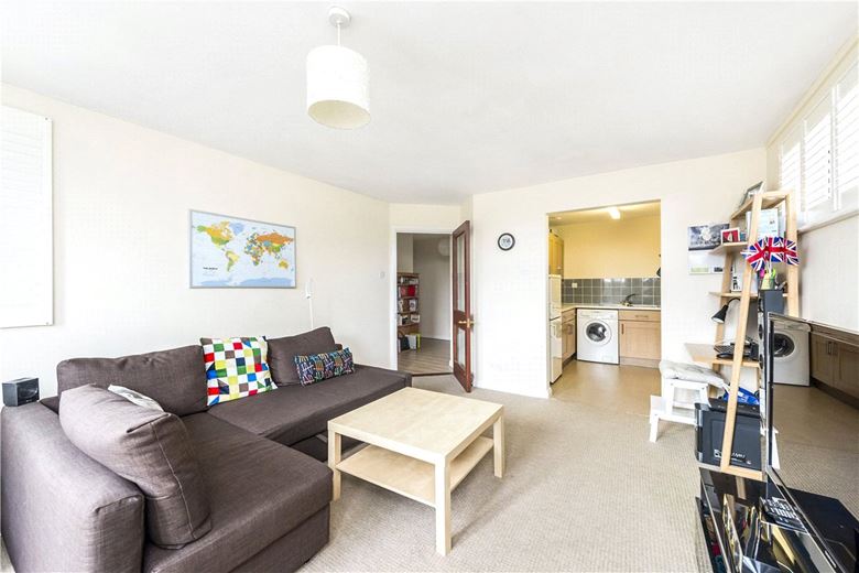1 bedroom flat, Naples Court, 72 St. James's Drive SW12 - Available