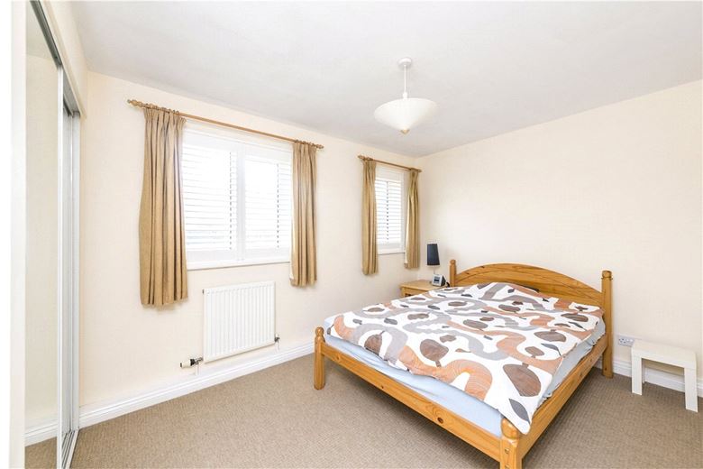 1 bedroom flat, Naples Court, 72 St. James's Drive SW12 - Available