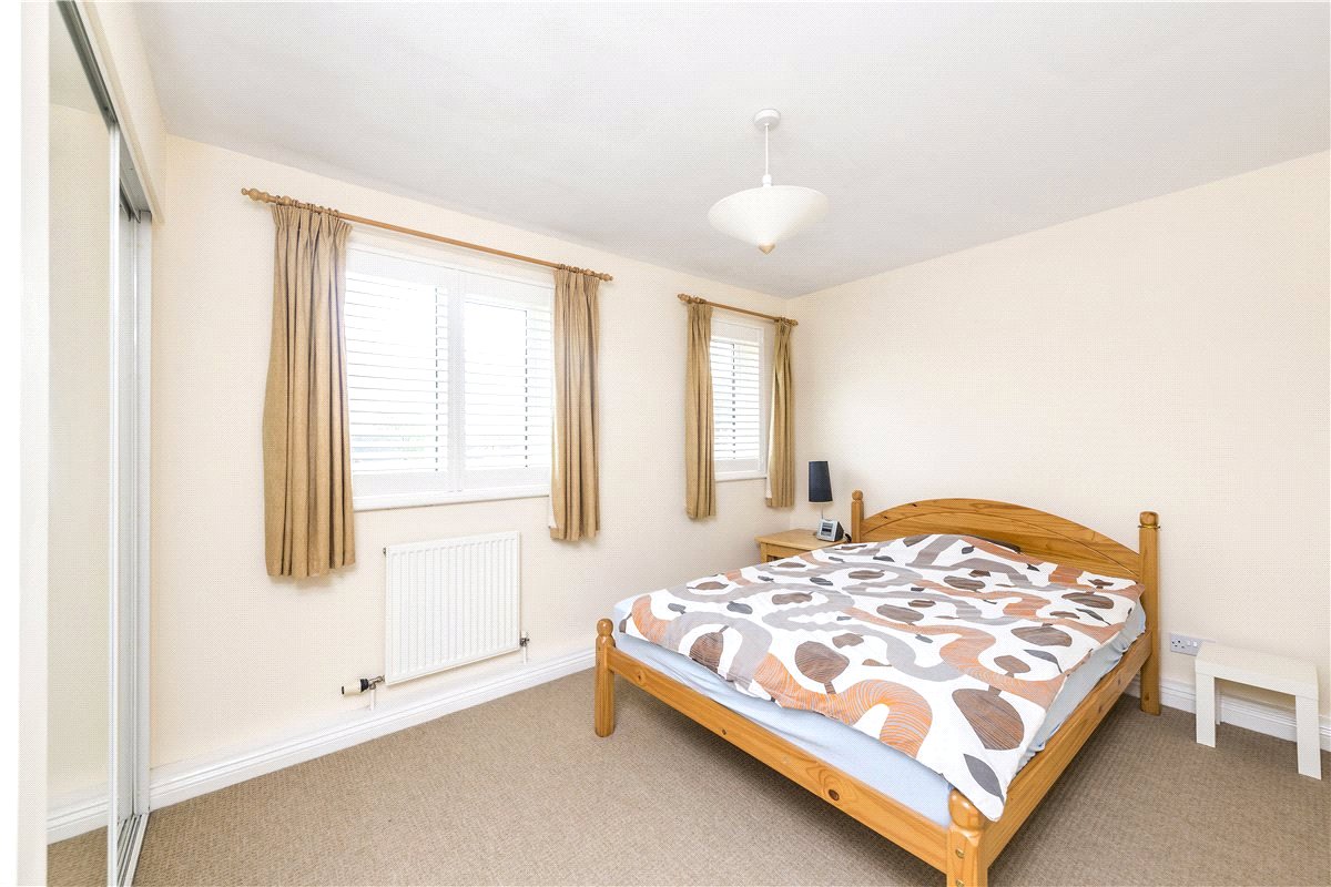 1 bedroom flat, Naples Court, 72 St. James's Drive SW12 - Available