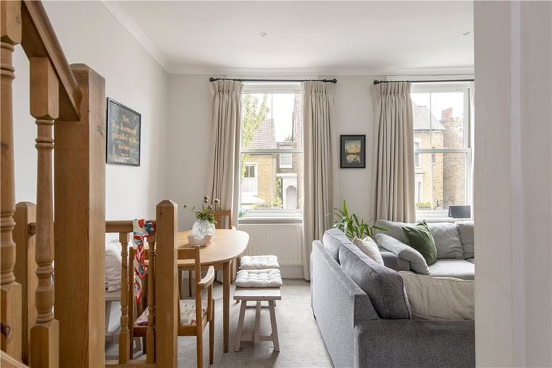 2 bedroom flat, Althorp Road, Wandsworth Common SW17 - Sold