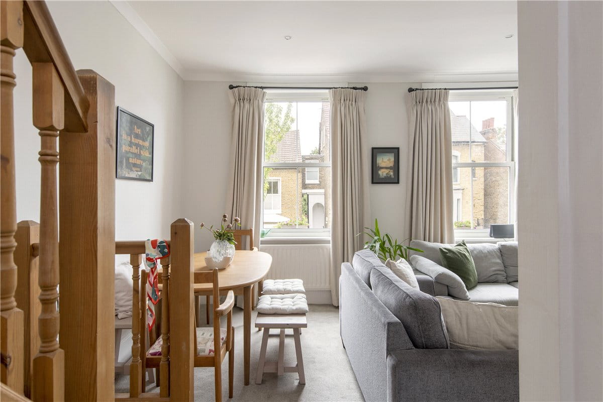 2 bedroom flat, Althorp Road, Wandsworth Common SW17 - Sold