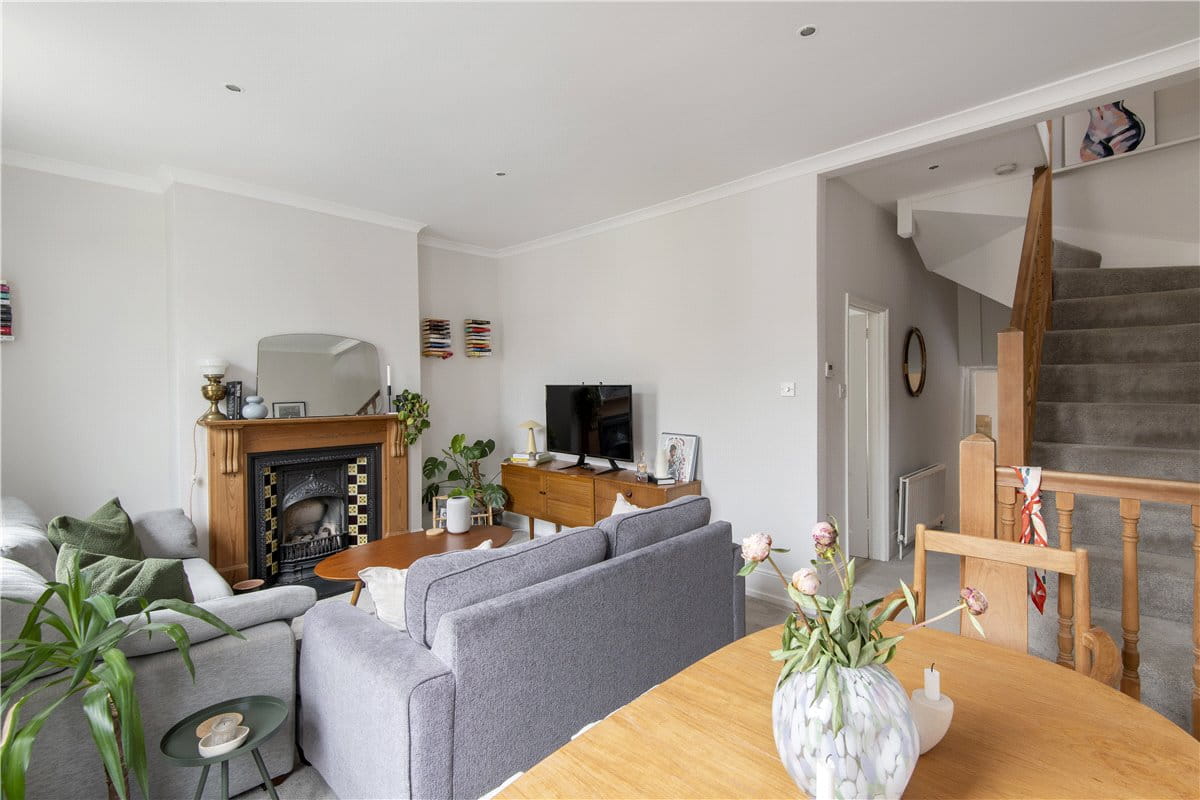 2 bedroom flat, Althorp Road, Wandsworth Common SW17 - Sold