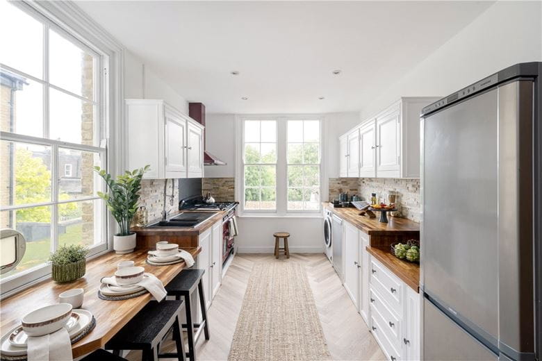 3 bedroom flat, Trinity Road, Wandsworth Common SW17 - Sold STC
